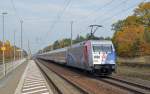 101 060 schob am 30.10.11 den IC 2208 nach Berlin, vorn zog 101 089.