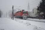 Es ist wieder so weit, bei sehr starken Schneetreiben und -5 Grad, rollt 143 122-0 in den Hp Chemnitz Grna ein.