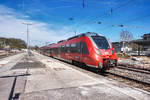 442 106 fährt als RE 4837 (Sonneberg (Thür) Hbf - Nürnberg Hbf) in den Bahnhof Coburg ein.