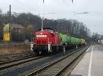 294 601 zieht am 02.Januar 2014 einen Mllzug durch den Coburger Hbf in Richtung Lichtenfels.