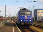 ZDF-Lok 120 151-6 setzt sich am 5.10.2009 in Cottbus vor den EC 340 nach Hamburg-Altona.