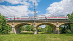 Eine Lok der Baureihe 147 erreichte am 29.5.20 mit ihrem Doppelstock-IC nach Karlsruhe den Bahnhof Crailsheim.