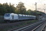 247 903 Dieselvectron mit einem Schotterzug in Dedensen Gümmer, am 30.09.2016.