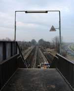 Blick auf die Gleise 3 und 4 des Bahnhofs Doberlug-Kirchhain auf der Bahnstrecke Halle–Cottbus (KBS 215).