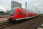 RE4 (RE99067)  Wupper-Express  von Wuppertal-Oberbarmen nach Dortmund Hauptbahnhof fährt am 18.8.2017 in den Zielbahnhof ein.