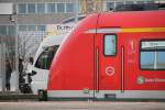 Hier der Kopfvergleich zwischen 422 034 und einem unbekannt gebliebenem Flirt der Eurobahn am 21.12.13 in Dortmund Hbf.