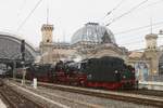 03 2155-4 mit einem Sonderzug in Dresden Hbf, am 08.04.2017.