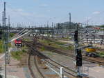 Ein Teil des Gleisvorfelds in Dresden Hbf am 10.07.2019.