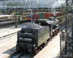 Und diesmal von hinten die in Rumnien aufgearbeitete Dampflok 2455  Posen  (P8, BR 38.10-40), die mit dem  Zug der Erinnerung  in Dresden Hbf weilte; 30.04.2008  