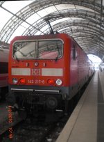 Die BR 143 217-8 ist gerade im Dresdner Hbf angekommen und fhrt 11:10 Uhr weiter nach Elsterwerda-Biehla.
