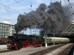 52 8079 mit Wannentender am Sonderzug in die Schsische Schweiz bei Ausfahrt aus Dresden-Hbf.; 06.06.2009  