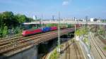 189 xxx durchfhrt bei schnstem Sonnenschein mit ihrem Containerzug gleich den Dresdner Hbf (14.9.2013)