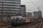 Am 22.02.2021 zog DB 140 128 die 218 137, 333 068 und 360 303 nach Oberhausen-Osterfeld Süd durch Düsseldorf-Rath.