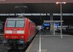 146 007 mit dem RE4318 aus Minden bei der Ankunft in Dsseldorf Hbf 28.12.09