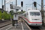 Ein ICE BR 402 fhrt am 15.05.2010 im Dsseldorfer Hauptbahnhof ein