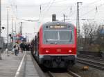 Steuerwagen einer S6 von Köln Nippes nach Essen Hbf beim Halt in Oberbilk.