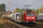 185 184-9 mit einem gemischten Güterzug in Düsseldorf Rath, am 15.10.2016.