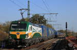 Am 07.11.2020 zog der Gysev-Vectron 471 004 den LKW Walter Zug von Curtici nach Rheinhausen mit sechs Stunden Verspätung durch Rheinhausen-Ost und erreicht in wenigen Sekunden seinen Zielbahnhof.