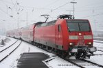 RE2 Ri. Mnster Hbf (146 020-3) am 25. Januar 2010 um 13:58 Uhr bei der Einfahrt in den Duisburger Hbf