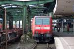 146 002 als Schublok des RE10208 nach Mnchengladbach Hbf in Duisburg 4.4.10