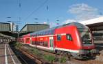 Die RE5 aus Emmerich nach Koblenz mit Schublok 146 002 bei der Ausfahrt in Duisburg Hbf, 4.9.10