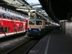 1042-520 kommt in blau/beige Lackierung von der Central Bahn mit den Eurostrand Fun Express in den Bahnhof Duisburg eingefahren, wo schon Party freudige Passagiere auf den Zug warteten.