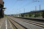 Die Bahnsteige 1 bis 2 am 18.08.2023 in Eichenberg.