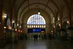 Blick in die Halle des denkmalgeschützten Bahnhofsgebäudes von Eisenach.