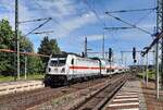 DB 147 561 mit dem IC 1956 von Leipzig Hbf nach Karlsruhe Hbf, am 15.08.2021 in Eisenach.