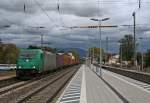 185 577-4 mit einem KLV-Zug gen Norden am Nachmittag des 02.11.13 bei der langsamen Durchfahrt des Bahnhofs Emmendingen. Der Zug wartete noch auf Ausfahrt, da ihm eine RB vorraus vor und die Lok komischer Weise nicht LZB-gefhrt unterwegs war.
Ge an den Lokfhrer!