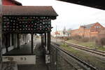 Blick auf den Bahnsteig 1 und 2 am 17.02.2023 in Erfurt Nord.