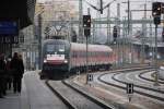 MRCE ES 64 U2-033 mit einer RB nach Eisenach am Haken bei der Einfahrt in den Erfurter Hauptbahnhof.09.11.2012.