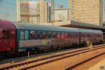 Urlaubsexpresswaggons in Essen Hbf, August 2020.