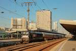 Urlaubsexpress mit MRCE 182 599/ ES 64 U2-099 in Essen Hbf nach Westerland Sylt, August 2020.