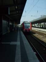 Hier fhrt eine Doppeltraktion ET422 als S1 nach Dortmund in den Essener Hbf ein.