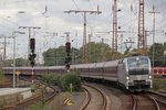 193 817-4 Railpool retrack mit einem Funexpress in Essen Hbf, am 09.10.2016.