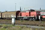 294 692-2 mit Güterwagen im Bf Euskirchen - 07.11.2013