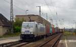 386 006 der Metrans führte am 06.09.15 einen Containerzug durch Falkenberg(E) Richtung Zeithain.