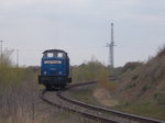 Die Baltic Port Rail V60.02 auf der Zufahrtsstrecke zum Anschluß Hafen,am 30.April 2016,in Mukran.
