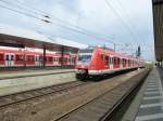 423 384-7 steht hier am 23.08.2013 im Bahnhof Frankfurt/Main Sd.