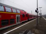 Doppelstock Steuerwagen gekuppelt an einen N-Wagen Zug am 27.11.13 in Frankfurt Höchst