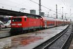 143 189 schiebt am 02.10.2017 die RB22 (RB15276) von Frankfurt (Main) Hauptbahnhof nach Limburg(Lahn) aus dem Startbahnhof.