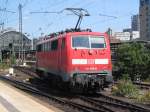 Lok 111 099-08 beim Rangieren in Frankfurt (M) Hbf, 27.05.2007