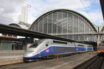 SNCF TGV 4710 Duplex nach Paris am 19.10.2016 um 14.00 Uhr im HBF Frankfurt am Main.