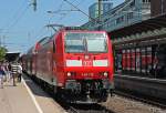 146 115 (-1)  Baden-Wrttemberg erfahren  mit dem RE 26517 von Offenburg nach Basel Bad Bf beim Zwischenhalt auf Gleis 4 des Freiburgers Hauptbahnhof.