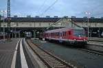 Ein leider unbekannt gebliebener Wittenberg Steuerwagen (50 80 80-35 ___-_) mit einem RE nach Heidelberg Hbf am 28.06.13 bei der Ausfahrt aus Darmstadt.