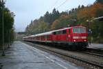 111 161-6 mit dem RbZ 19000 von Stuttgart nach Kirchzarten am Nachmittag des 10.11.13 bei der Ausfahrt aus dem Bahnhof Freiburg-Wiehre.