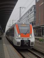 Einer der beiden 442er der SWEG steht in Freiburg Hbf zur Fahrt nach Staufen.