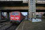 111 048-5 mit der RB 24573 von Freiburg (Breisgau) Hbf nach Neuenburg (Baden) am Nachmittag des 14.12.13 bei der Ausfahrt aus dem Abgangsbahnhof.