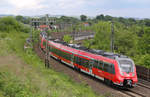 442 287 und 442 288 erreichen von Norden kommend den Bahnhof Friedberg (Hessen).